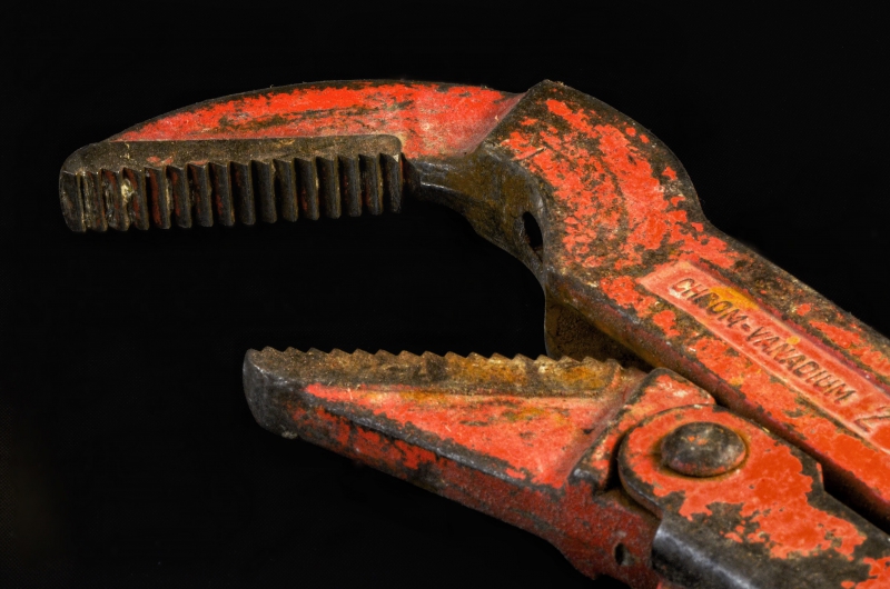 plombier-GOURDON-min_pipe-wrench-318084